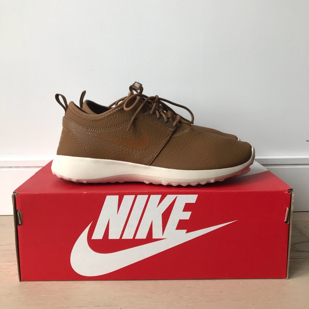 Women’s Nike Juvenate Sneakers In Ale Brown sz 8.5